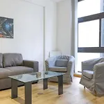 Stylish 1br Tower Road Prime Location Apartment *