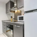 Apartament Stylish 1br Tower Road Prime Location *