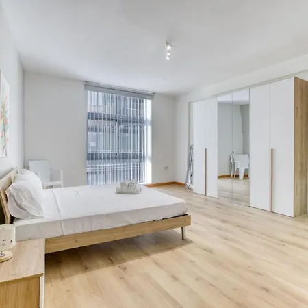 Stylish 1br Tower Road Prime Location スリーマ