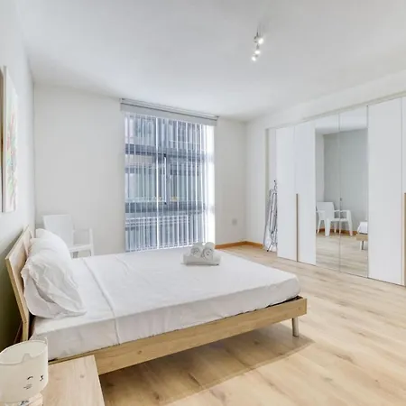 アパート Stylish 1br Tower Road Prime Location *